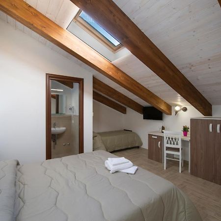 Il Ritrovo Degli Dei Bed & Breakfast อาเจโรลา ภายนอก รูปภาพ