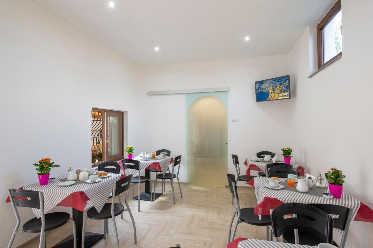 Il Ritrovo Degli Dei Bed & Breakfast อาเจโรลา ภายนอก รูปภาพ