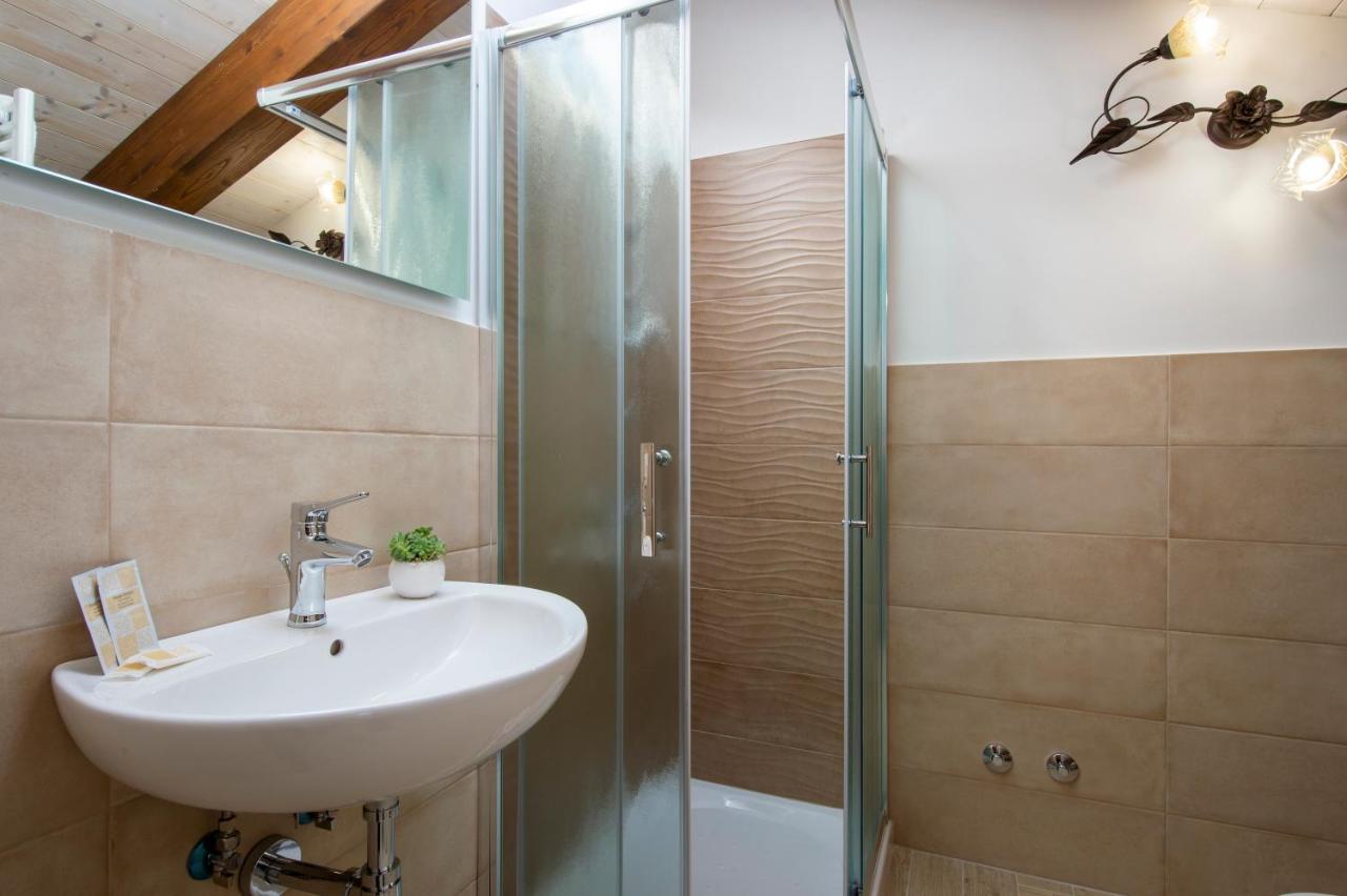Il Ritrovo Degli Dei Bed & Breakfast อาเจโรลา ภายนอก รูปภาพ
