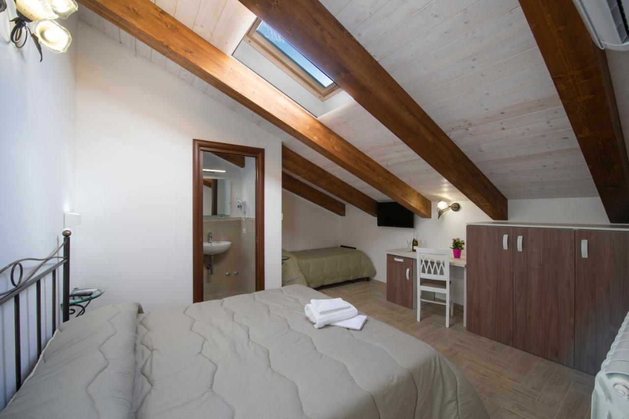 Il Ritrovo Degli Dei Bed & Breakfast อาเจโรลา ภายนอก รูปภาพ