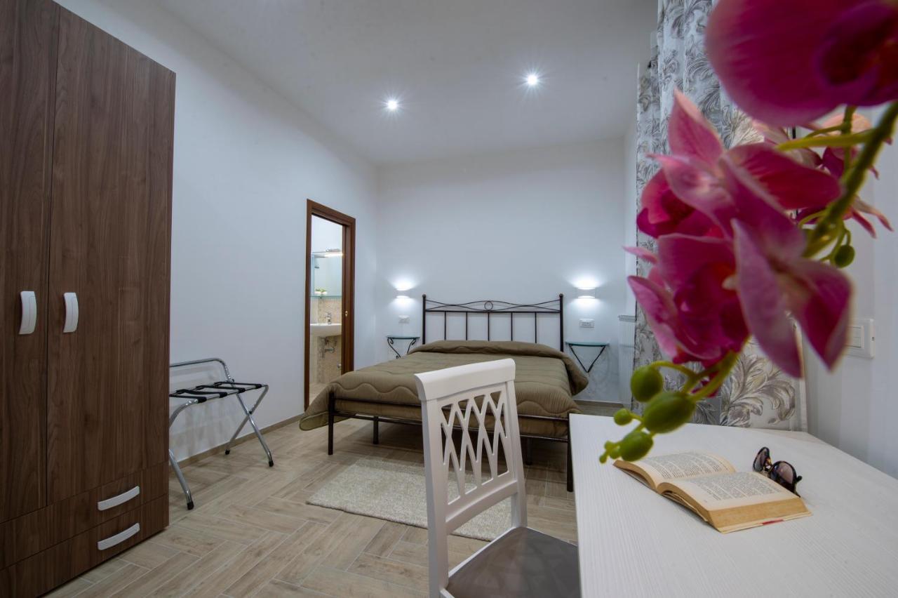 Il Ritrovo Degli Dei Bed & Breakfast อาเจโรลา ภายนอก รูปภาพ