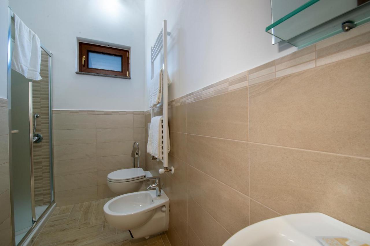 Il Ritrovo Degli Dei Bed & Breakfast อาเจโรลา ภายนอก รูปภาพ