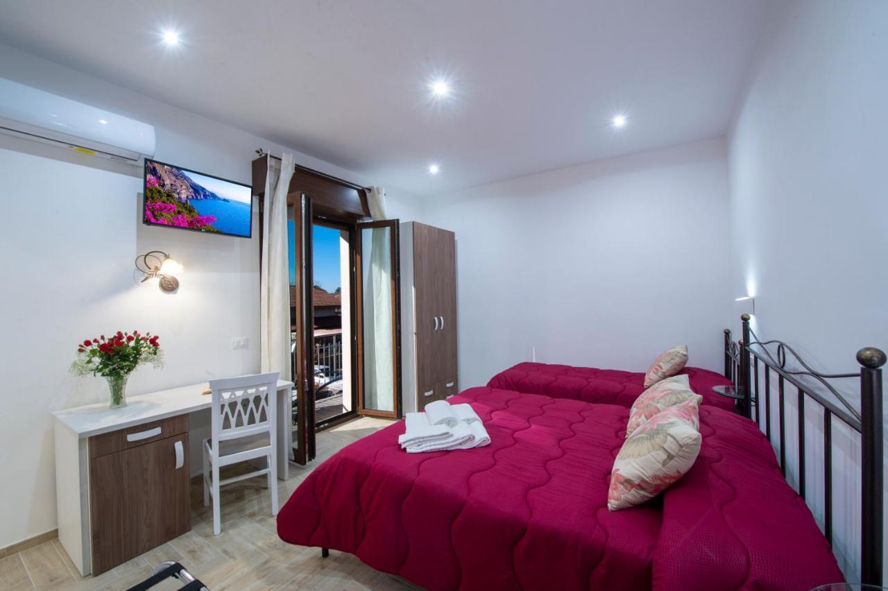 Il Ritrovo Degli Dei Bed & Breakfast อาเจโรลา ภายนอก รูปภาพ