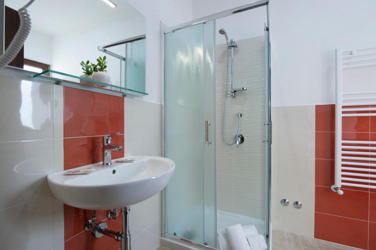 Il Ritrovo Degli Dei Bed & Breakfast อาเจโรลา ภายนอก รูปภาพ