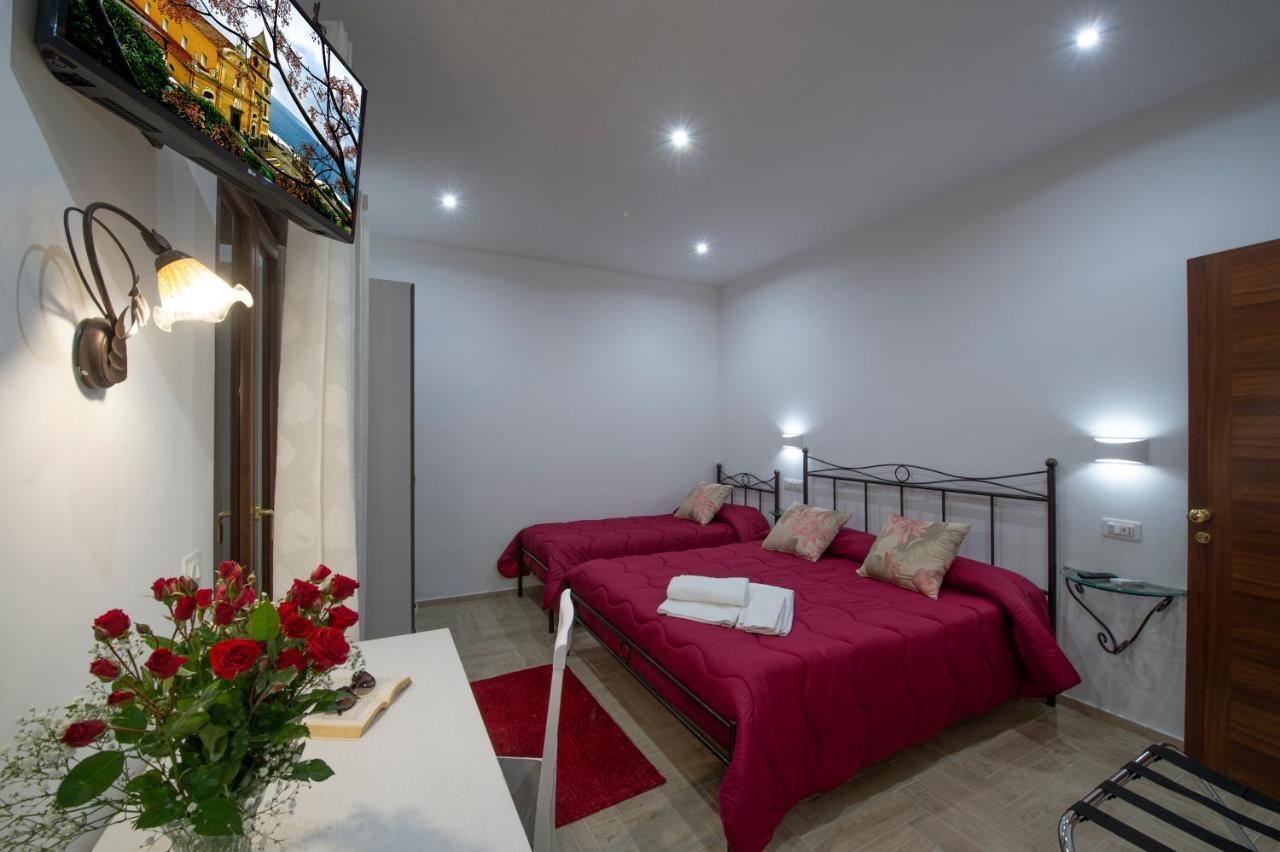 Il Ritrovo Degli Dei Bed & Breakfast อาเจโรลา ภายนอก รูปภาพ